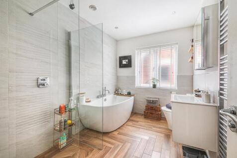 Superbly Appointed Bathroom