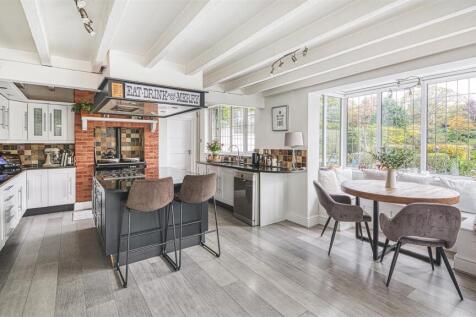 Fabulous Open Plan Living Kitchen
