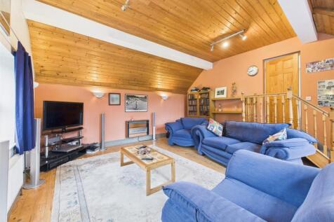 Family Room/Playroom/Additional Bedroom