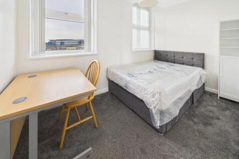 Spacious Double Bedroom