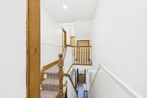 Split-Level Galleried Landing