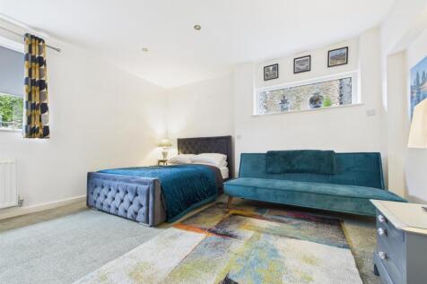 Ground Floor En-Suite Bedroom