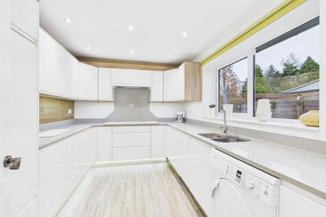 Spacious Utility Room