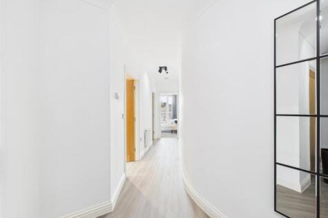 Modern&amp; Clean Hallway