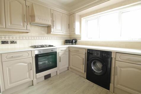 5 - Kitchen 2.jpg