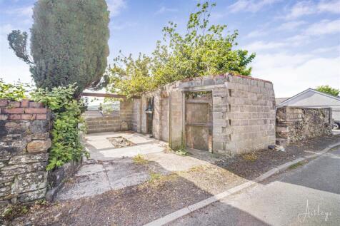 Rear Car Port