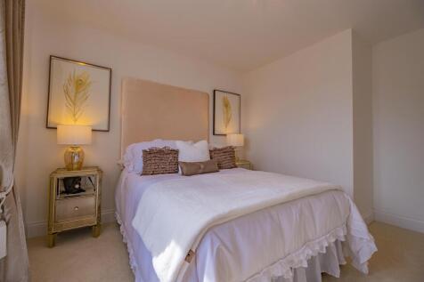 bedroom 2...jpg
