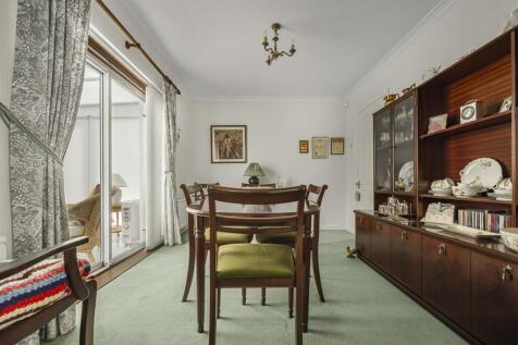 Dining Room (2).jpg