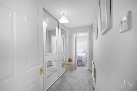 Walk-in Wardrobe