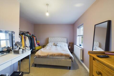 Bedroom 1 (2)