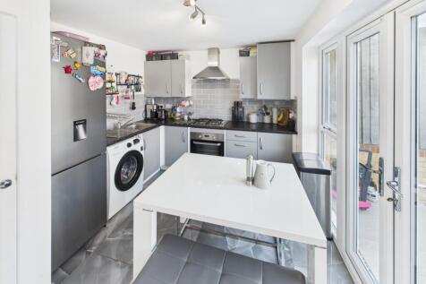 21 Ramsden Crescent  (11)
