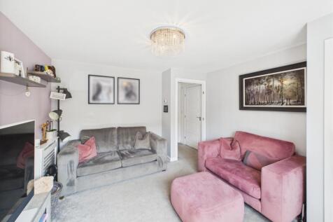 21 Ramsden Crescent  (15)
