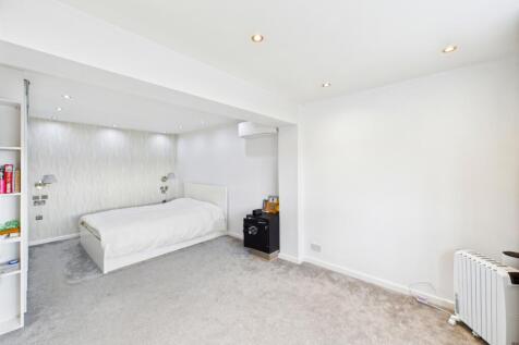 Bedroom (5)