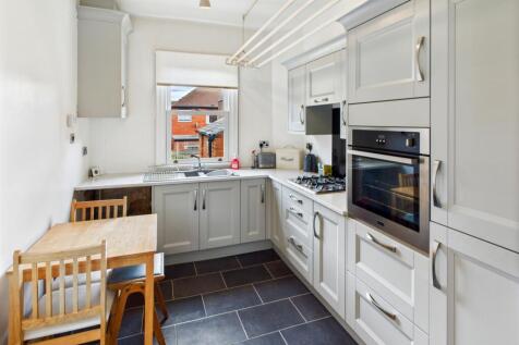 14 Beechwood Avenue  (2)