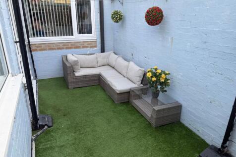 Queen street rear yard