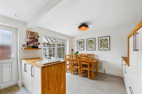 Lrg_CAM05488G0-PR0020-STILL005-thumbnail-h750-70.j