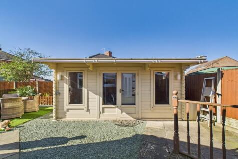 Front Summer house 