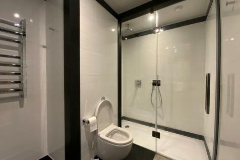 Bathroom .JPG
