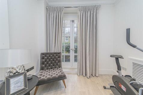 Living area          .jpg