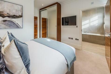 Bedroom 1 .jpg