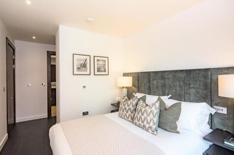 Master Bedroom    .jpg