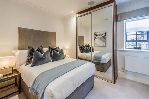 Bedroom 1 .jpg
