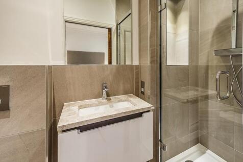 Bathroom    .jpg