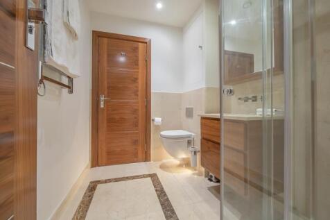 Bathrom .jpg
