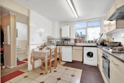Kitchen                     .jpg