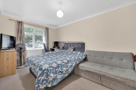 Master Bedroom .jpg