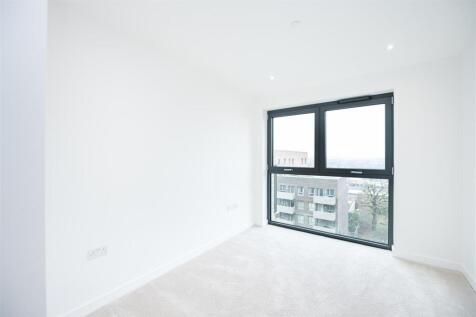 Bedroom One        .jpg