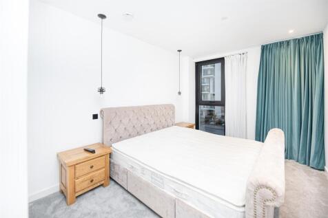 Master Bedroom     .jpg