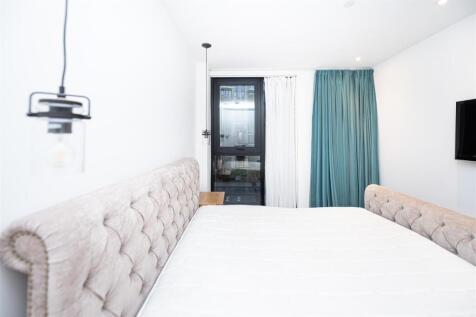 Master Bedroom      .jpg