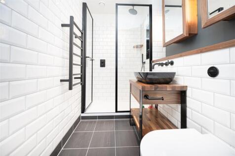 Bathroom   .jpg