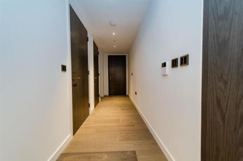 Hallway     .jpg