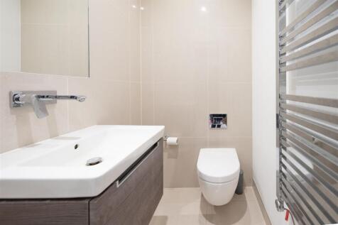Bathroom 4    .jpg