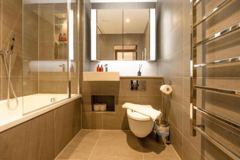 Bathroom    .jpg