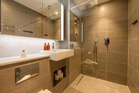 Shower Room         .jpg