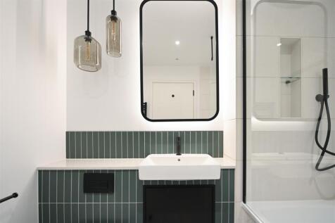 Bathroom    .jpg