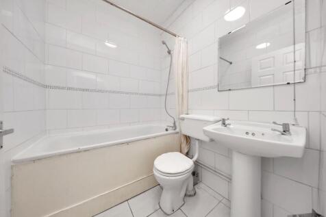 Bathroom    .jpg