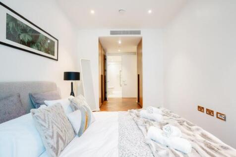 Bedroom One        .JPG