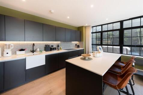 Kitchen        .jpg