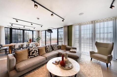 Living area   .jpg