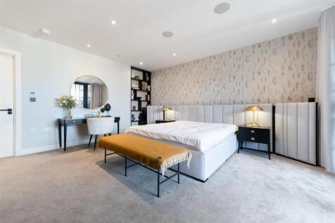 Bedroom 1  .jpg