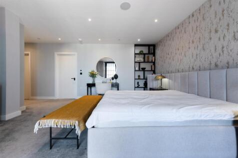 Bedroom 1     .jpg