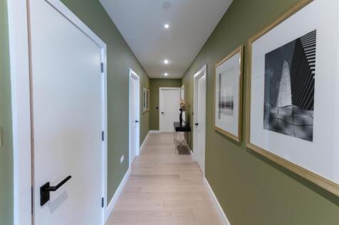 Hallway .jpg