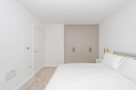 Bedroom    .jpg