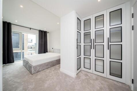 Master Bedroom .jpg