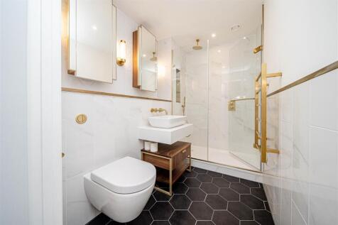 Bathroom   .jpg