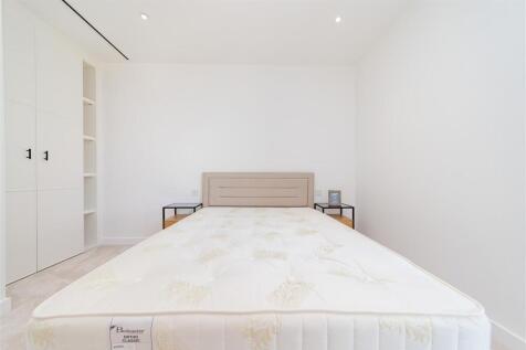 Master Bedroom       .jpg